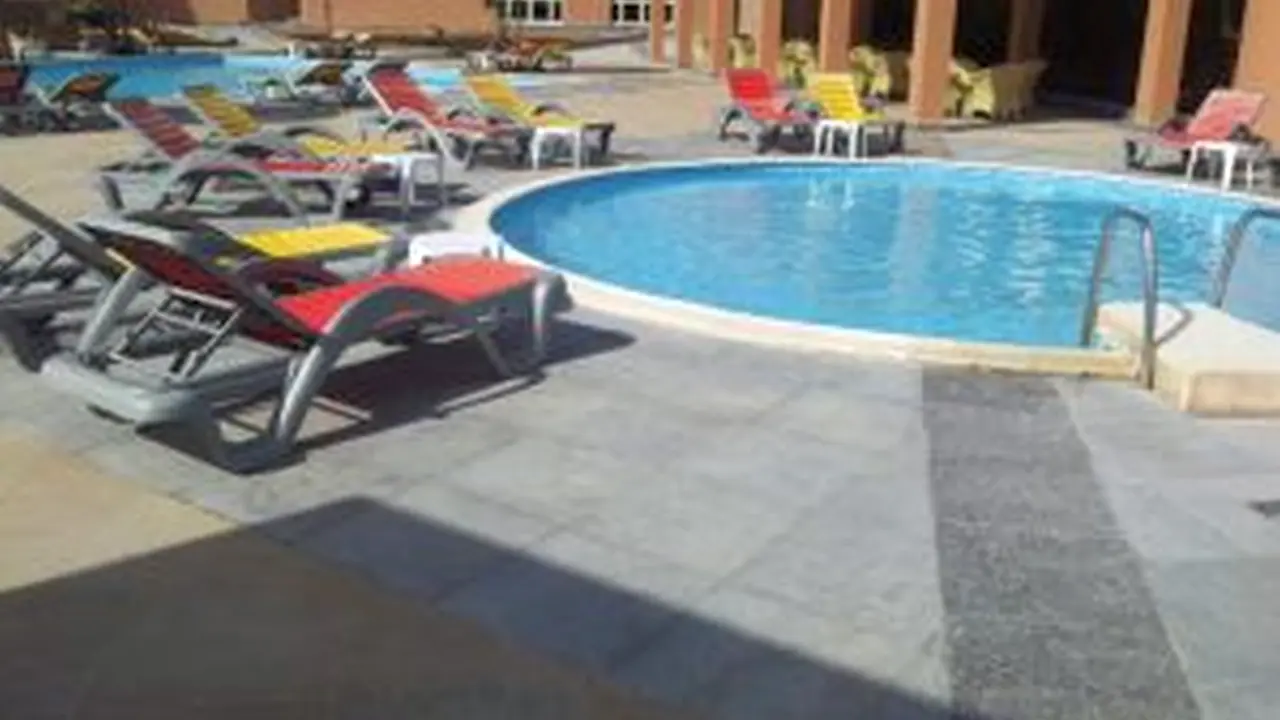 الفندق رومانس & أكوا بارك - العين السخنة